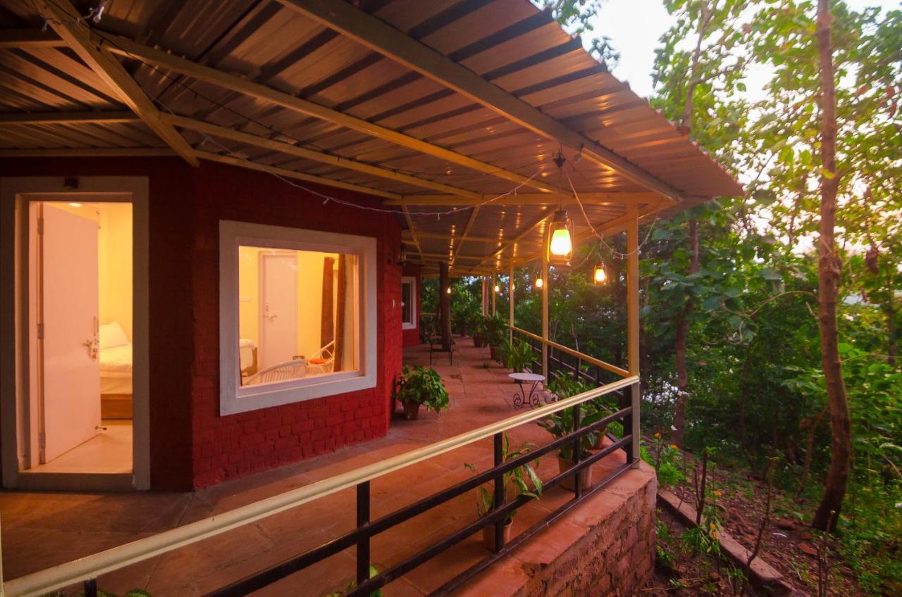 Kolar Jungle Retreat Hotell Lawa Khadi Exteriör bild
