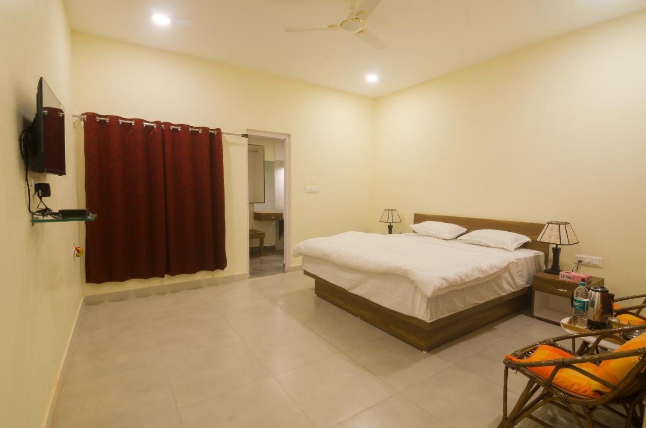Kolar Jungle Retreat Hotell Lawa Khadi Exteriör bild